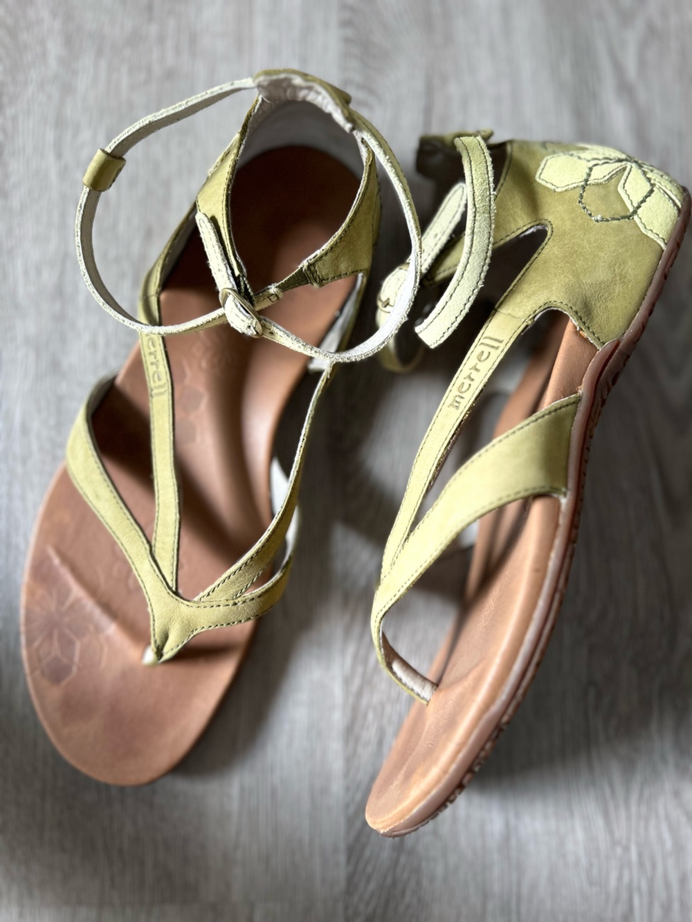 Women’s Merrell Lotta Sandal , Sage Green and Tan size 9